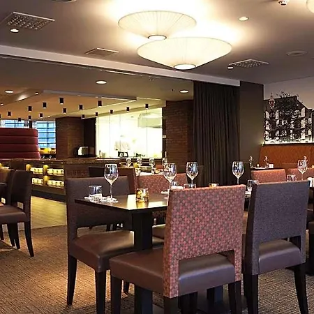 Hyatt Place Airport 4*
