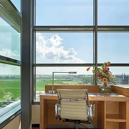 Hyatt Place Airport Hotel