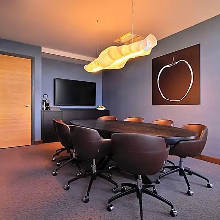 Hyatt Place Airport Hotel